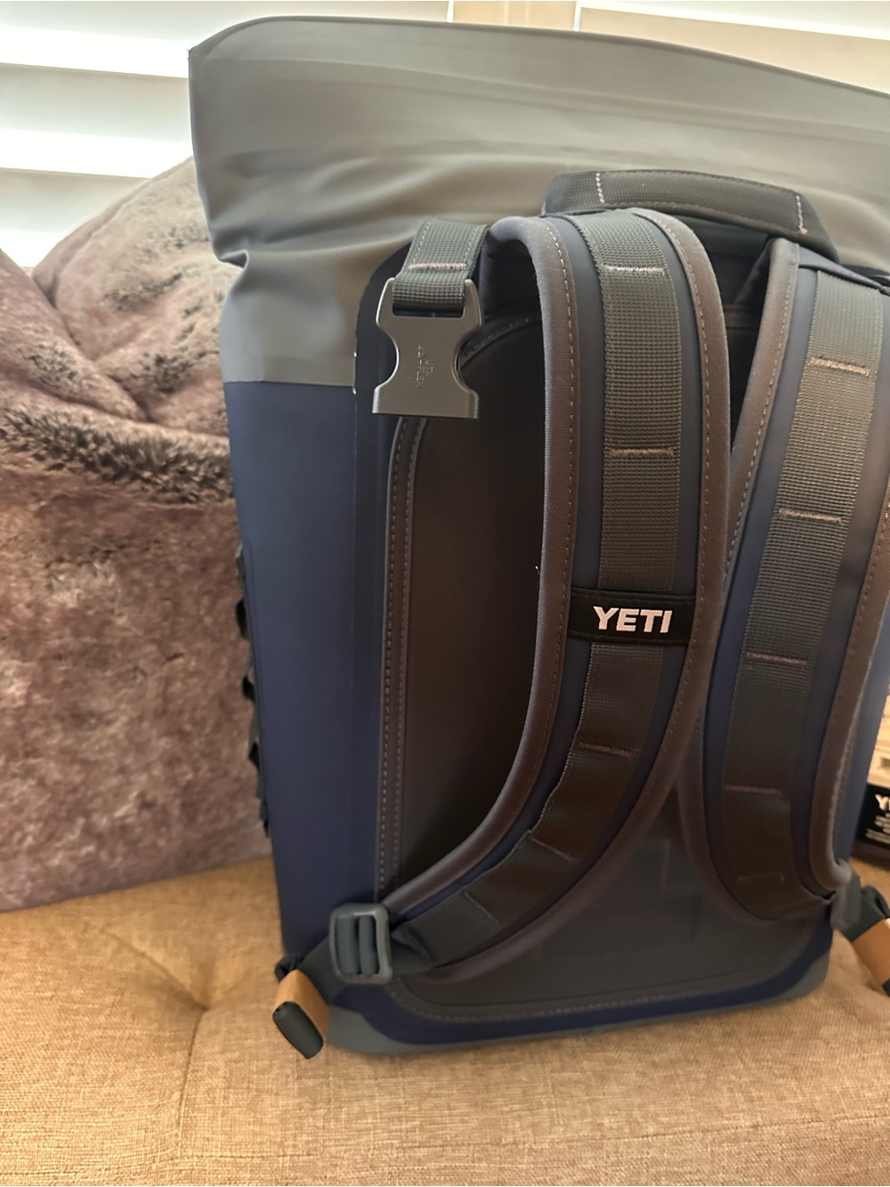 Yeti Hopper M12 Soft Cooler - Navy and Gray - Picture 6 of 8